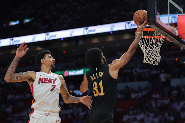 Jarrett Allen drives to the basket 