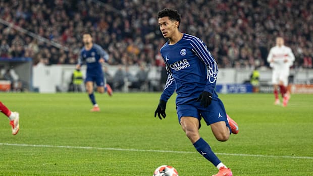 Senny Mayulu in action for PSG