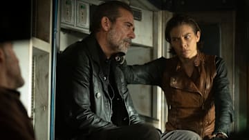Lauren Cohan as Maggie Rhee, Jeffrey Dean Morgan as Negan - The Walking Dead: Dead City _ Season 1, Episode 6 - Photo Credit: Peter Kramer/AMC
