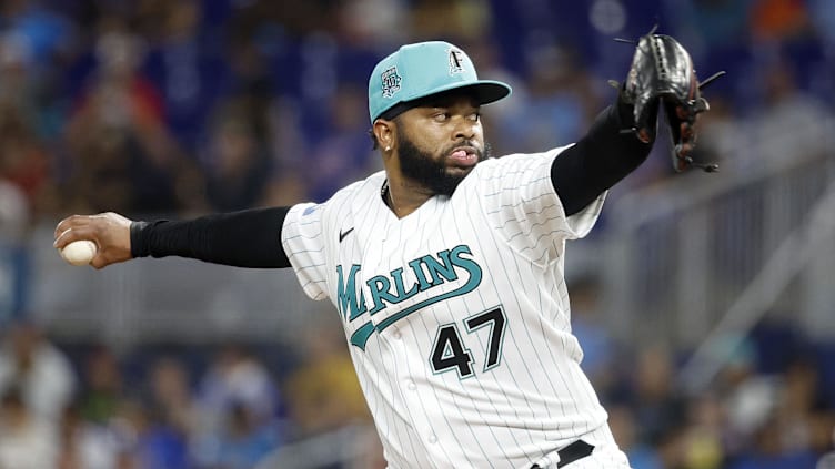 Miami Marlins starting pitcher Johnny Cueto (47) pitches. Mandatory Credit: Rhona Wise-USA TODAY Sports