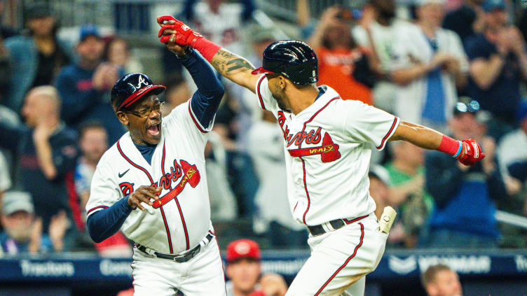 Eddie Rosario's home run lifts the Braves over the Reds