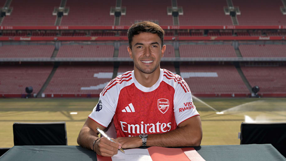 Martín Zubimendi signing for Arsenal.