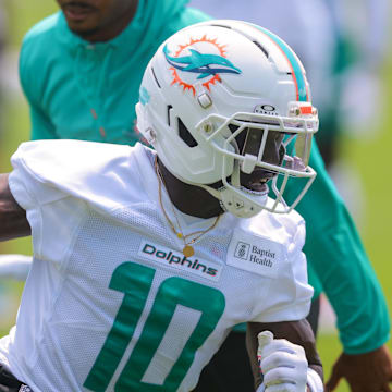 Dolphins WR Tyreek Hill finished last season 18th in fantasy points at his position, which was a mediocre finish by his standards.