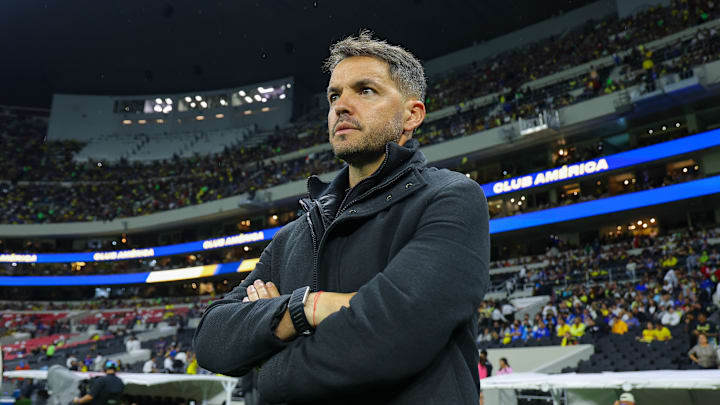 Nicolás Larcamón como DT de Cruz Azul