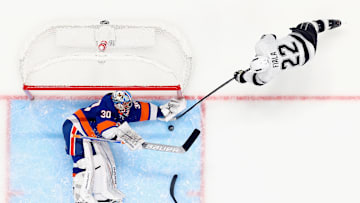 Los Angeles Kings v New York Islanders