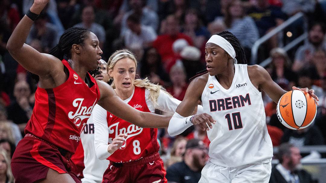 Jun 18, 2026; Indianapolis, Indiana, USA; Atlanta Dream guard Rhyne Howard (10) dribbles against Indiana Fever center Aliyah Boston (7) in the second half at Gainbridge Fieldhouse. Mandatory Credit: Trevor Ruszkowski-Imagn Images Jun 18, 2026; Indianapolis, Indiana, USA; Atlanta Dream guard Rhyne Howard (10) dribbles against Indiana Fever center Aliyah Boston (7) in the second half at Gainbridge Fieldhouse. Mandatory Credit: Trevor Ruszkowski-Imagn Images