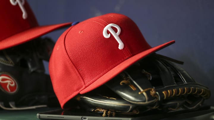 phillies necktie