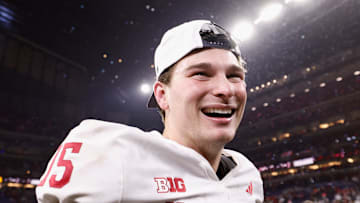 Indiana Hoosiers quarterback Fernando Mendoza