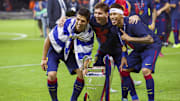 Luis Suárez, Lionel Messi y Neymar celebrando el título del FC Barcelona en la Champions League de 2015