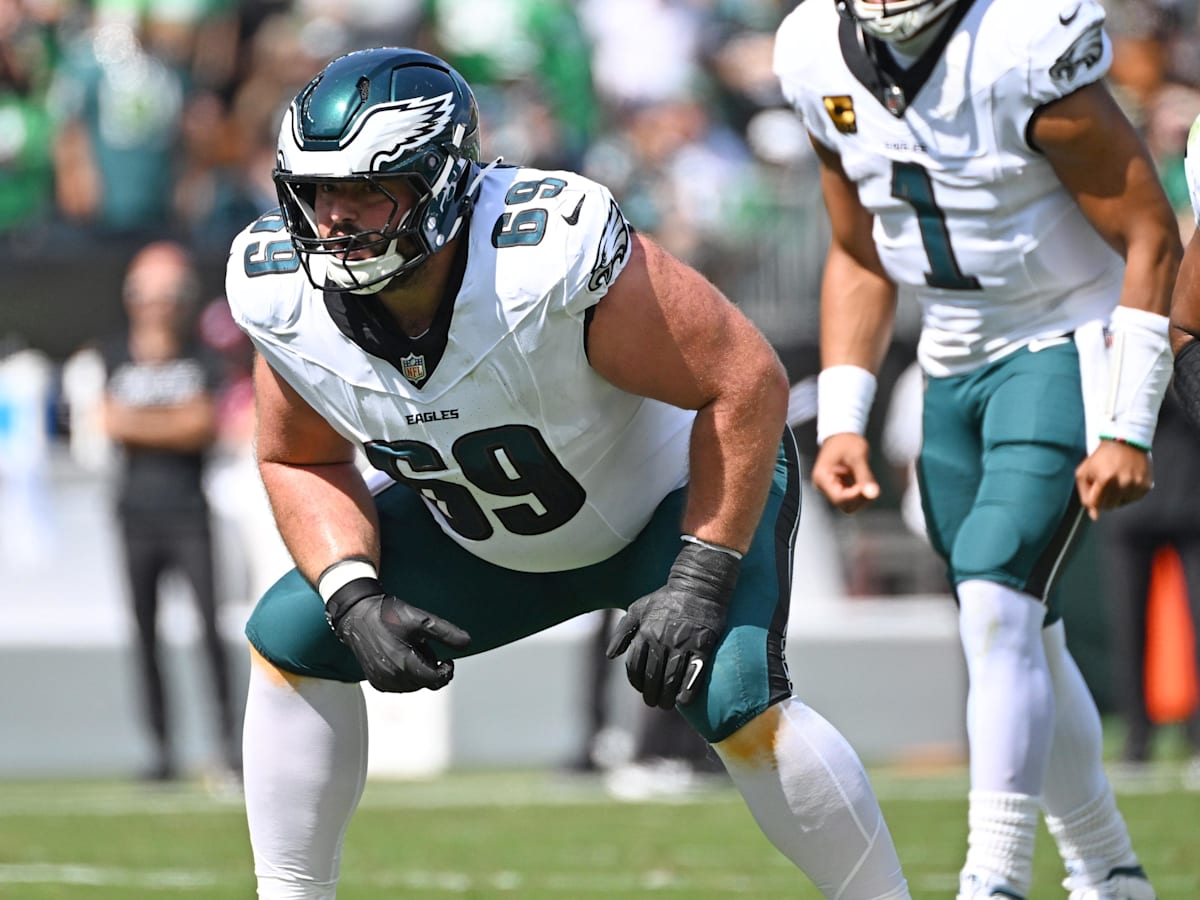 Eagles Offensive Lineman Admits What's Apparent - He's Not 100 Percent