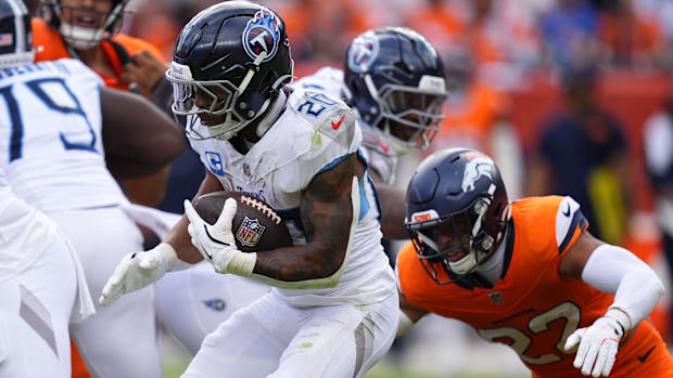 Titans running back Tony Pollard