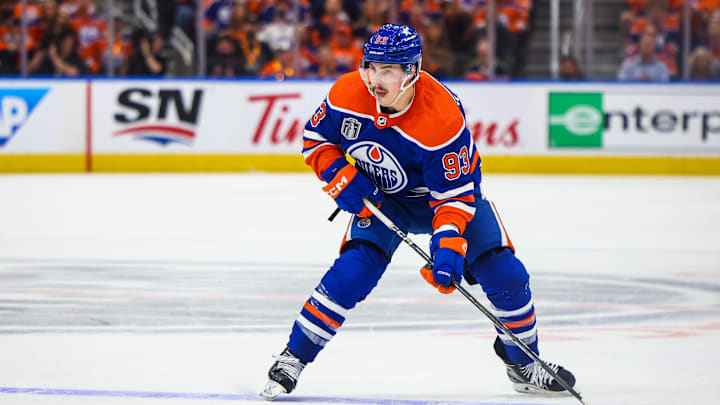 Edmonton Oilers center Ryan Nugent-Hopkins (93)