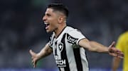 Savarino teve atuação espetacular no Nilton Santos