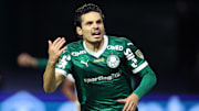 Raphael Veiga será um dos titulares do Palmeiras contra o Santos