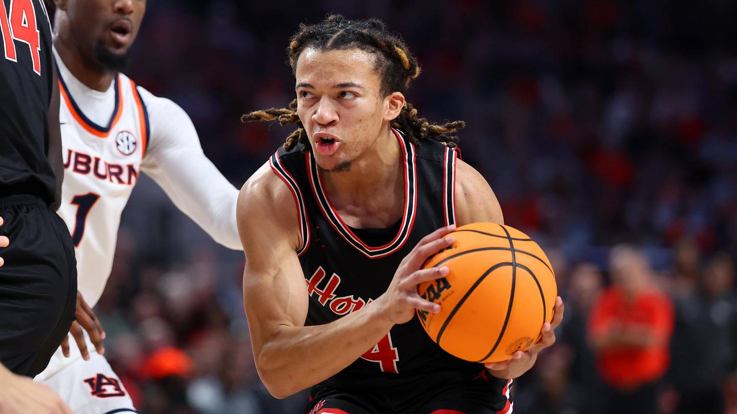 Houston Freshmen Lead Cougars to Victory Over Auburn: Key College Basketball Takeaway