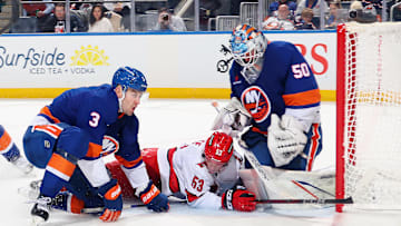Carolina Hurricanes v New York Islanders