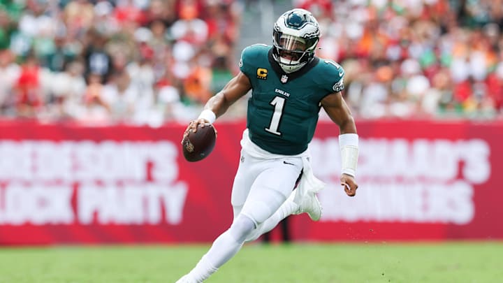 Jalen Hurts and the Eagles look to improve to 5–0 at home against the Broncos. 