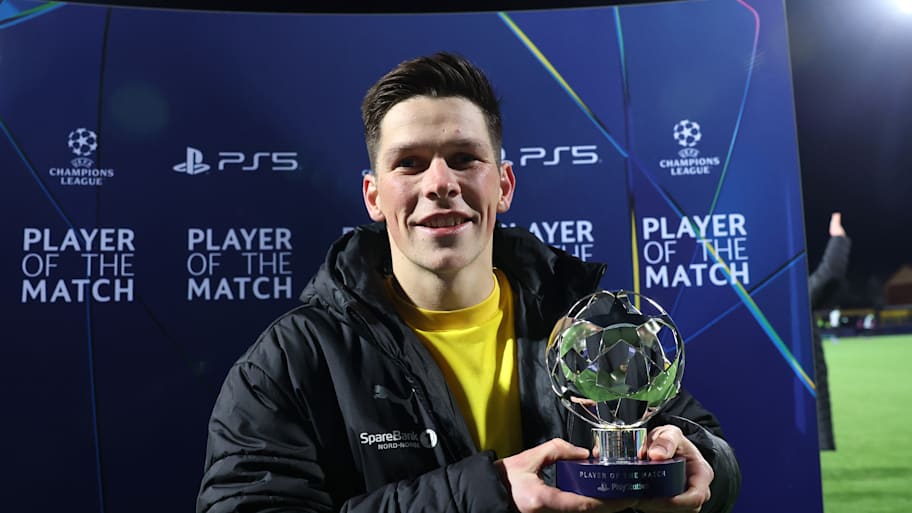 Sondre Brunstad Fet with his trophy.