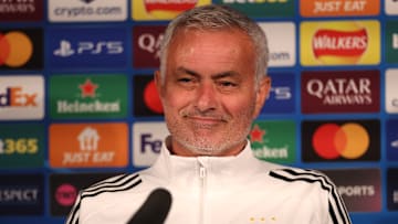 Benfica-Coach Jose Mourinho hat seinem Ex-Klub Fenerbahce eine große Rechnung hinterlassen