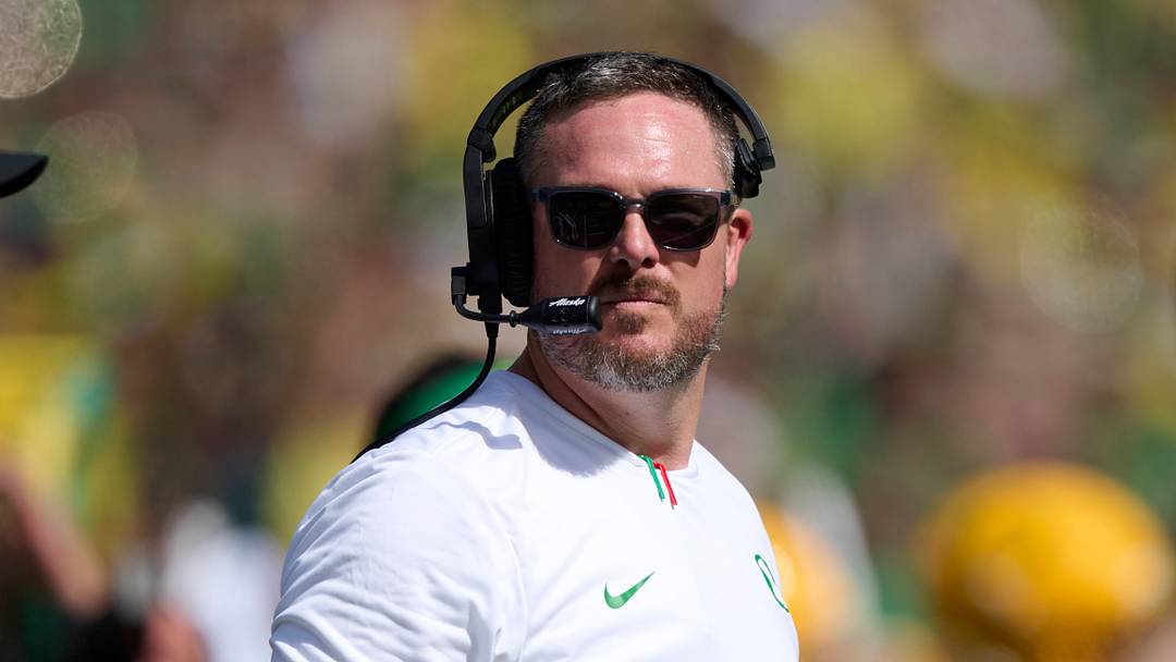 Sep 5, 2026; Eugene, Oregon, USA; Oregon Ducks head coach Dan Lanning asks for a video review during the second half in a game against the Boise State Broncos at Autzen Stadium. Mandatory Credit: Troy Wayrynen-Imagn Images Sep 5, 2026; Eugene, Oregon, USA; Oregon Ducks head coach Dan Lanning asks for a video review during the second half in a game against the Boise State Broncos at Autzen Stadium. Mandatory Credit: Troy Wayrynen-Imagn Images