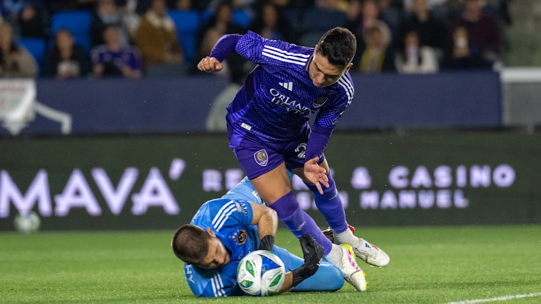 Los Angeles Galaxy v Orlando City