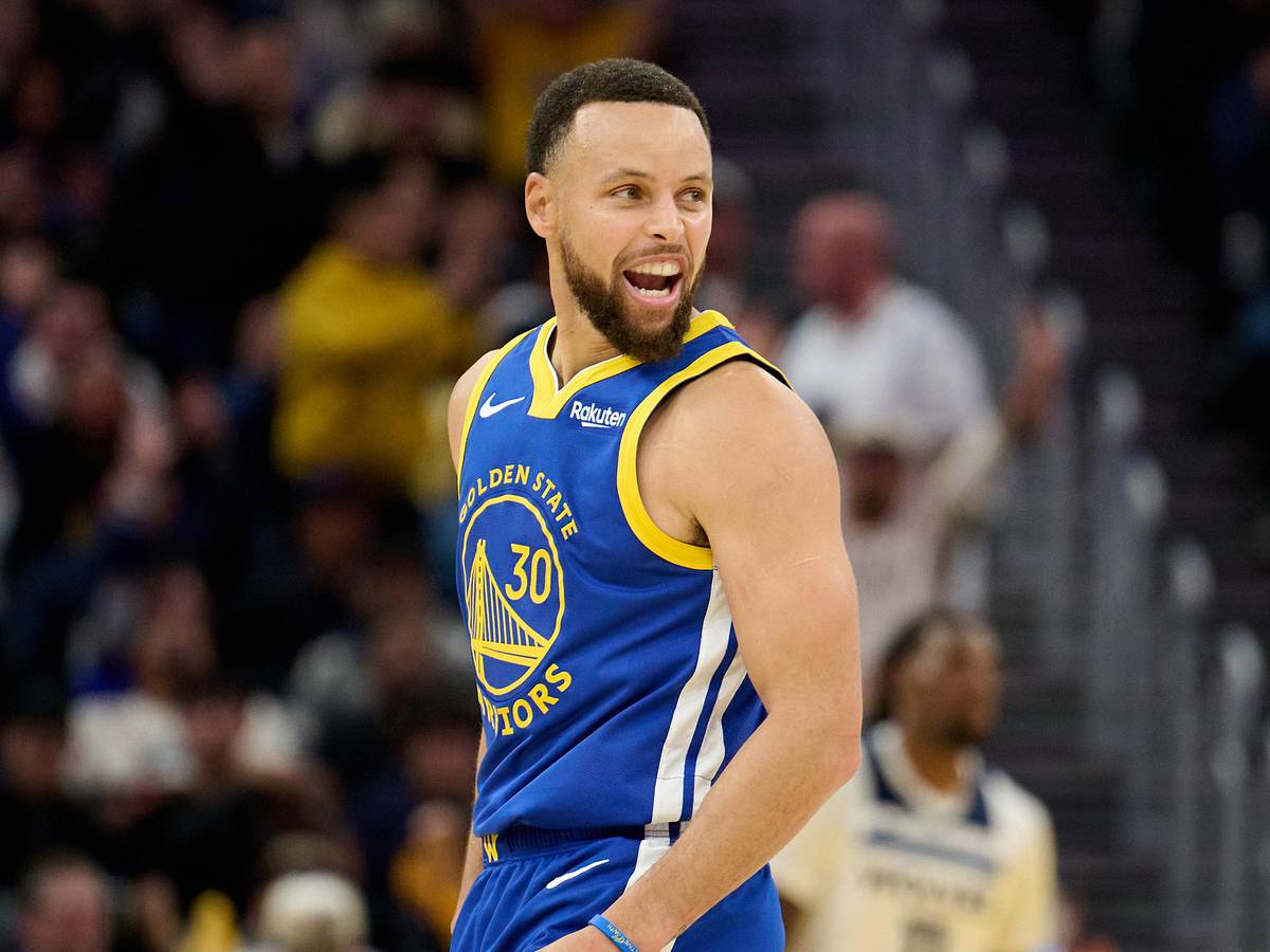 Steph Curry Passed Michael Jordan for a Bit of History in 39-Point Return vs. Wolves