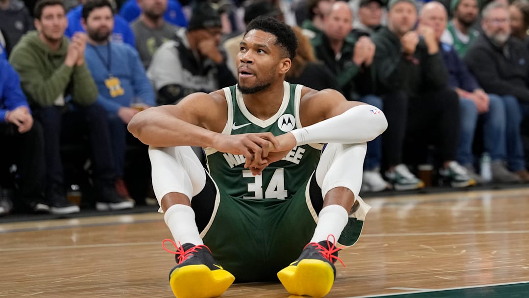 Detroit Pistons v Milwaukee Bucks Detroit Pistons v Milwaukee Bucks