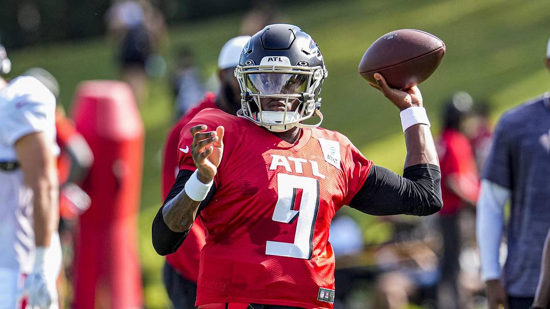 Atlanta Falcons quarterback Michael Penix Jr. has already begun throwing at rookie minicamp. Atlanta Falcons quarterback Michael Penix Jr. has already begun throwing at rookie minicamp.