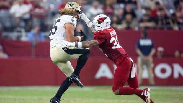 New Orleans Saints  tight end Dallin Holker (85) makes a catch against the Arizona Cardinals 