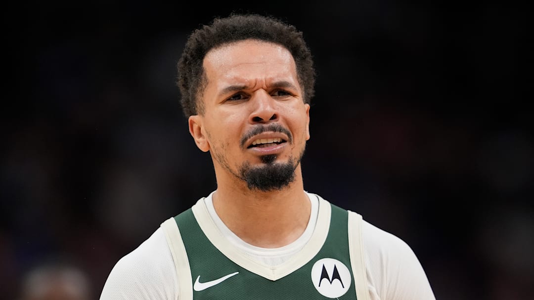 Sacramento Kings v Milwaukee Bucks