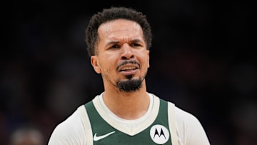 Sacramento Kings v Milwaukee Bucks