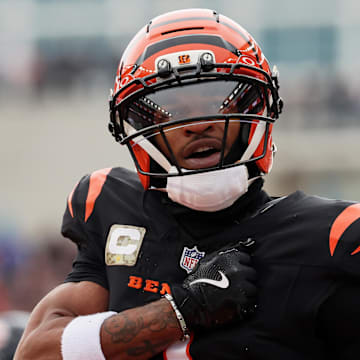 Nov 2, 2025; Cincinnati, Ohio, USA; Cincinnati Bengals wide receiver Ja'Marr Chase (1) acknowledges the crowd after scoring a touchdown against the Chicago Bears during the second quarter at Paycor Stadium. Mandatory Credit: Joseph Maiorana-Imagn Images