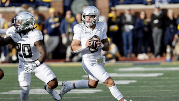 National College Football Analyst Calls Oregon Ducks #39 Most Complete