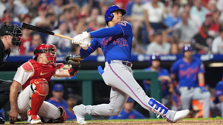 Philadelphia, Pennsylvania, USA; New York Mets outfielder Juan Soto (22) hits a home run against the Philadelphia Phillies in the fifth inning at Citizens Bank Park. Philadelphia, Pennsylvania, USA; New York Mets outfielder Juan Soto (22) hits a home run against the Philadelphia Phillies in the fifth inning at Citizens Bank Park.