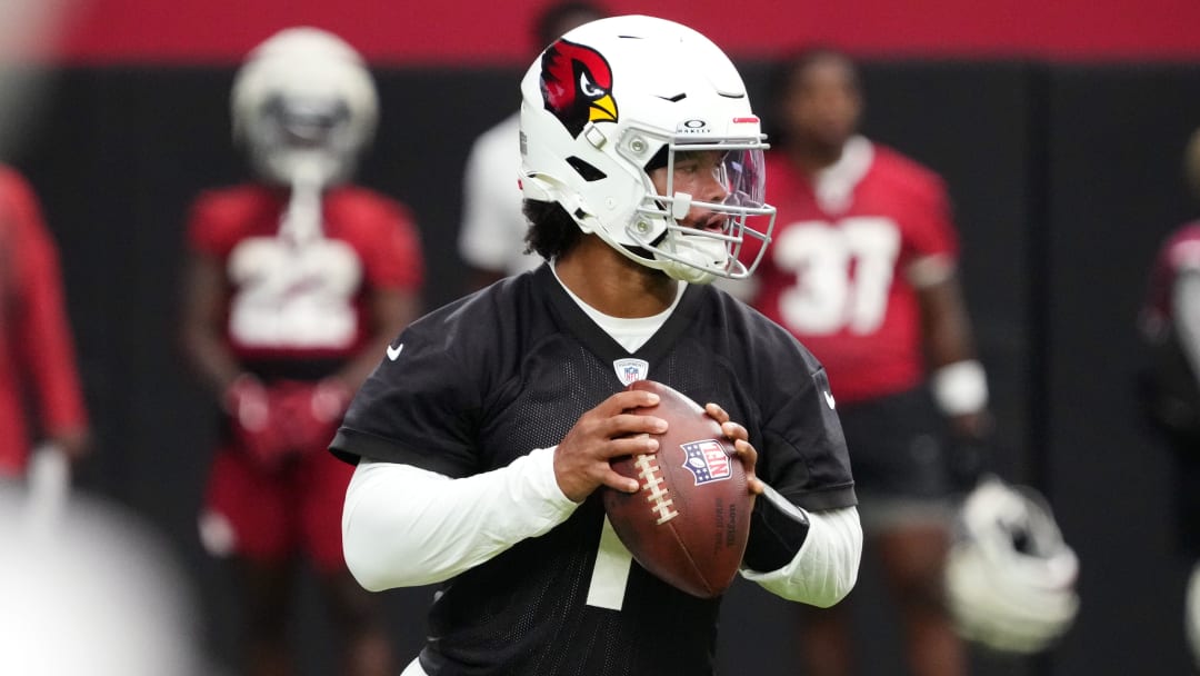 Arizona Cardinals quarterback Kyler Murray (1) looks to throw the ball during training camp at State Farm Stadium in Glendale on July 25, 2024.