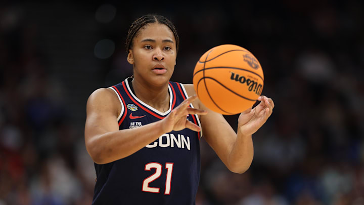 Connecticut Huskies forward Sarah Strong (21) plays against the UCLA Bruins during the third quarter in a semifinal of the women's 2025 NCAA tournament at Amalie Arena.