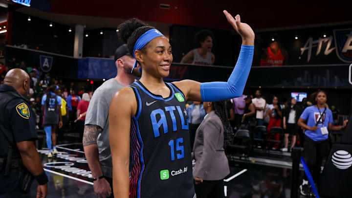 Aug 29, 2025; College Park, Georgia, USA; Atlanta Dream guard Allisha Gray (15) waves to the crowd after a victory over the Dallas Wings at Gateway Center Arena at College Park. Mandatory Credit: Brett Davis-Imagn Images
Aug 29, 2025; College Park, Georgia, USA; Atlanta Dream guard Allisha Gray (15) waves to the crowd after a victory over the Dallas Wings at Gateway Center Arena at College Park. Mandatory Credit: Brett Davis-Imagn Images