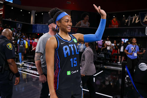 Atlanta Dream guard Allisha Gray (15) 