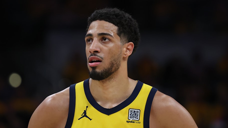 Tyrese Haliburton looks ahead.