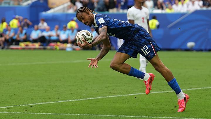Bradley Barcola könnte PSG verlassen Bradley Barcola könnte PSG verlassen