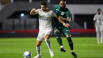 O Santos bateu o Goiás na Vila Belmiro no primeiro turno da Série B 2024.