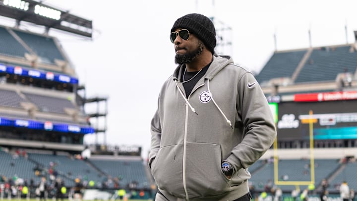 Dec 15, 2024; Philadelphia, Pennsylvania, USA; Pittsburgh Steelers head coach Mike Tomlin before action against the Philadelphia Eagles at Lincoln Financial Field. Mandatory Credit: Bill Streicher-Imagn Images Dec 15, 2024; Philadelphia, Pennsylvania, USA; Pittsburgh Steelers head coach Mike Tomlin before action against the Philadelphia Eagles at Lincoln Financial Field. Mandatory Credit: Bill Streicher-Imagn Images