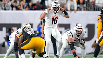 Cincinnati Bengals quarterback Joe Flacco (16) lines up in the first quarter of the NFL Week 7 game between the Cincinnati Bengals and the Pittsburgh Steelers at Paycor Stadium in downtown Cincinnati on Thursday, Oct. 16, 2025.