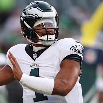 Eagles quarterback Jalen Hurts has received high praise from Hall of Famer Peyton Manning. 