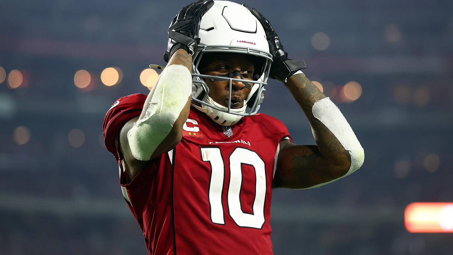 Former Patriots linebacker worries about the team signing DeAndre Hopkins - Vimarsana News