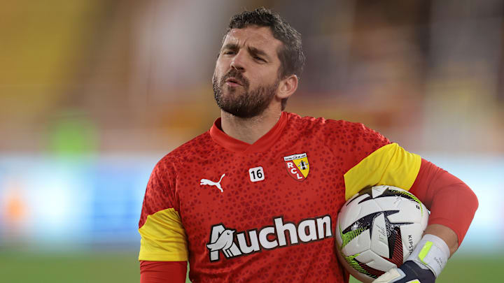 Jean-Louis Leca, ancien portier du RC Lens. Jean-Louis Leca, ancien portier du RC Lens.