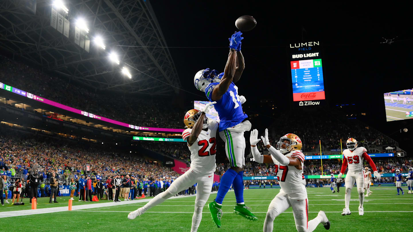 シーホークスのDKメトカーフが49ersのコーナーバック、デオモドール・レノアに容赦なく荒らされる
