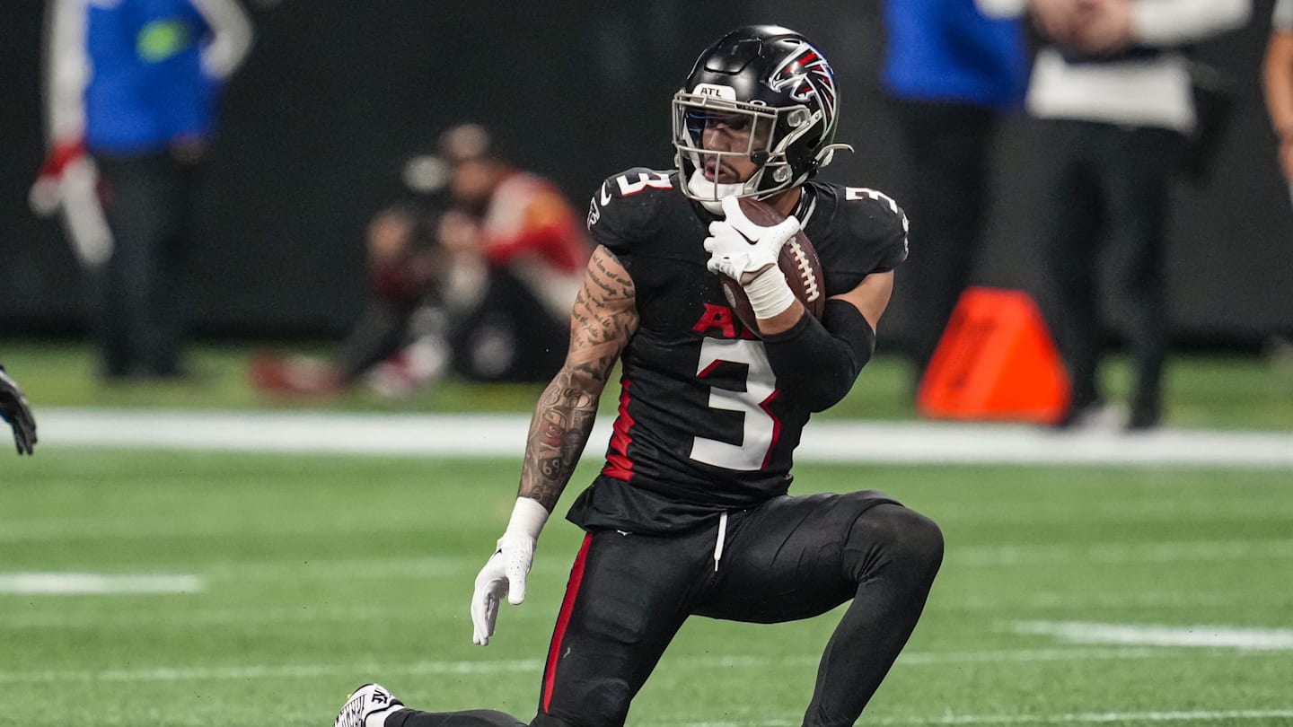 Atlanta Falcons Restructure Jessie Bates Contract; Have One Roster Spot to Fill