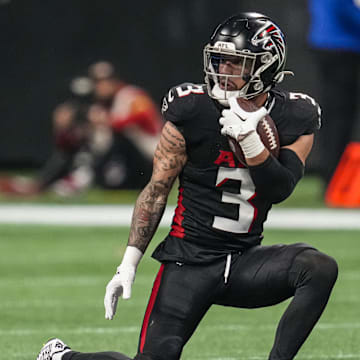 Atlanta Falcons safety Jessie Bates III restructured his contract Wednesday.