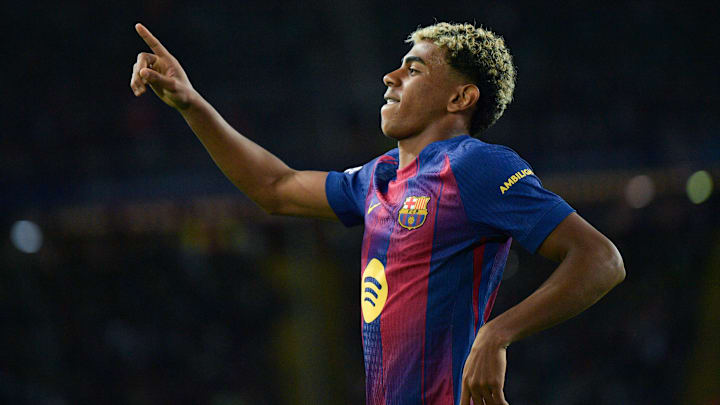 TOPSHOT-FBL-EUR-C1-BARCELONA-OLYMPIAKOS